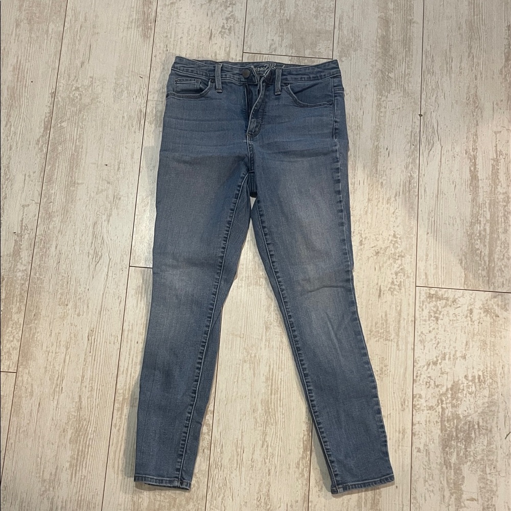 Universal Thread Women's Skinny Jeans in Medium Blue Wash